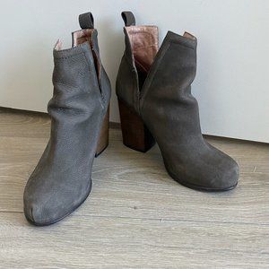Jeffrey Campbell Oshea Ankle Boot Grey Suede